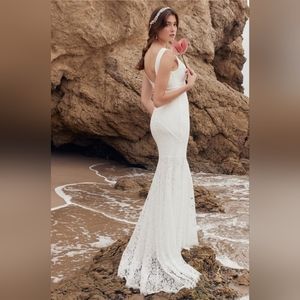 White Sleeveless Trumpet Maxi Dress -Size Large